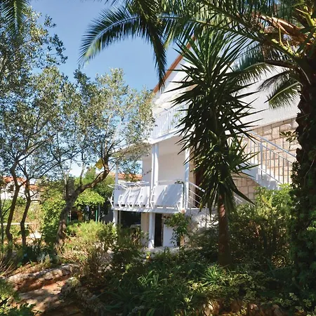 Apartment Ivanje Gomile Bb III Stari Grad (Hvar)